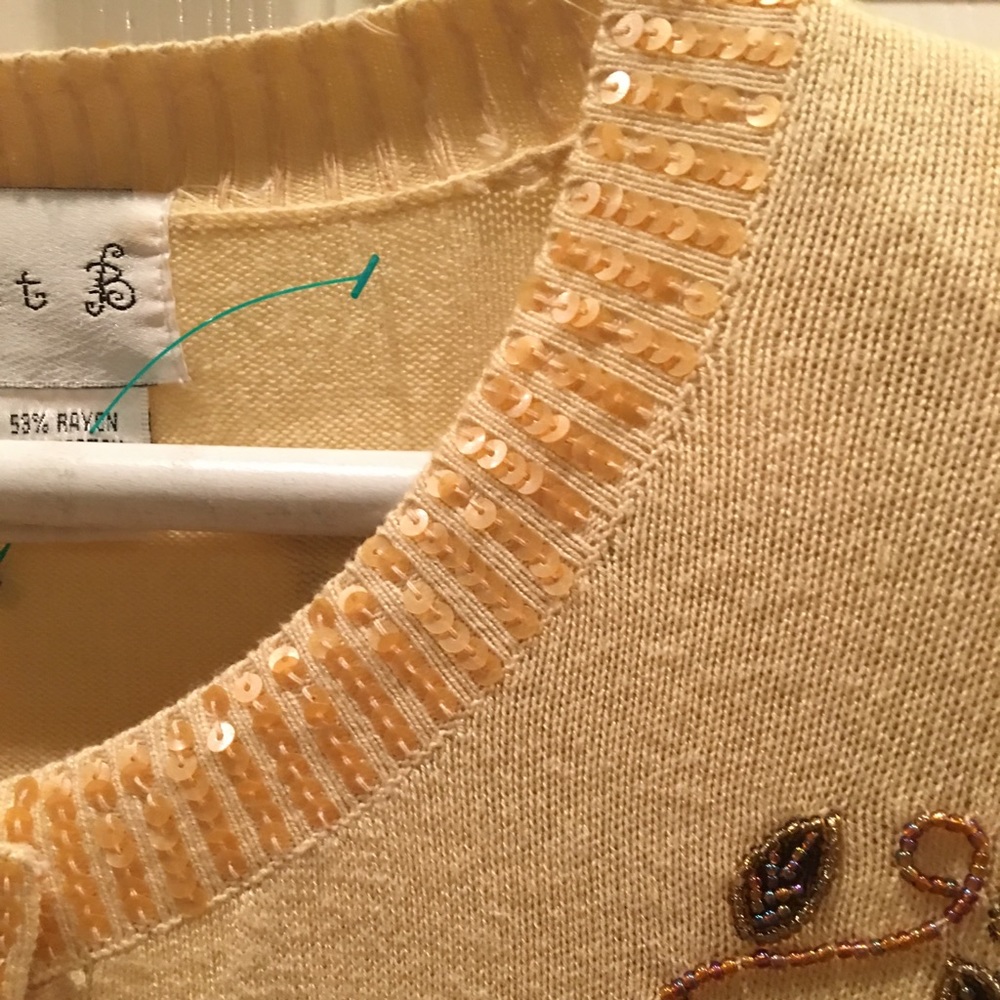 Heavily beaded cardigan sweater - Picture 10 of 11